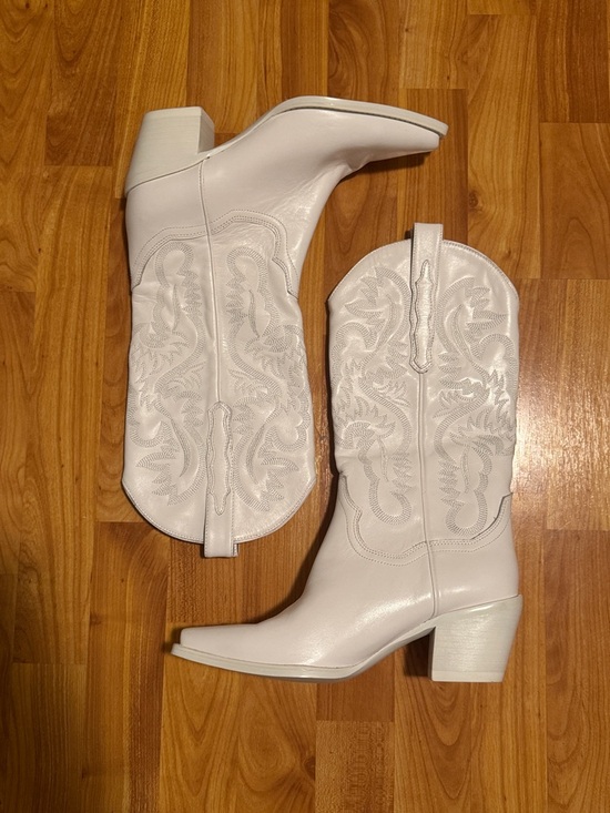 Jeffrey Campbell Shoes - Jeffery Campbell white Dagget cowboy boot size 9 NEW